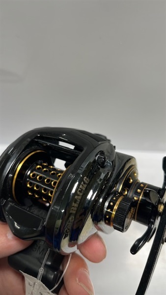 レボブラック６右